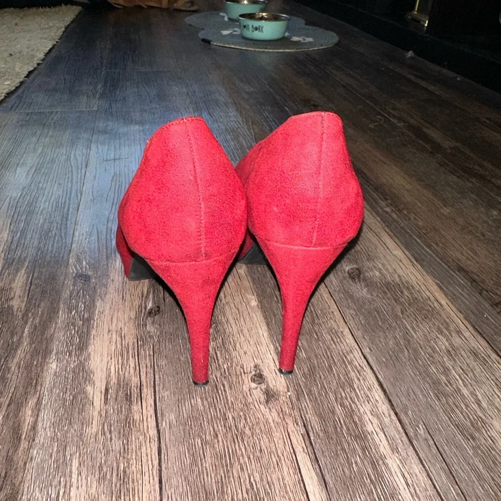 Chinese Laundry Red Suede Platform Pumps size 10